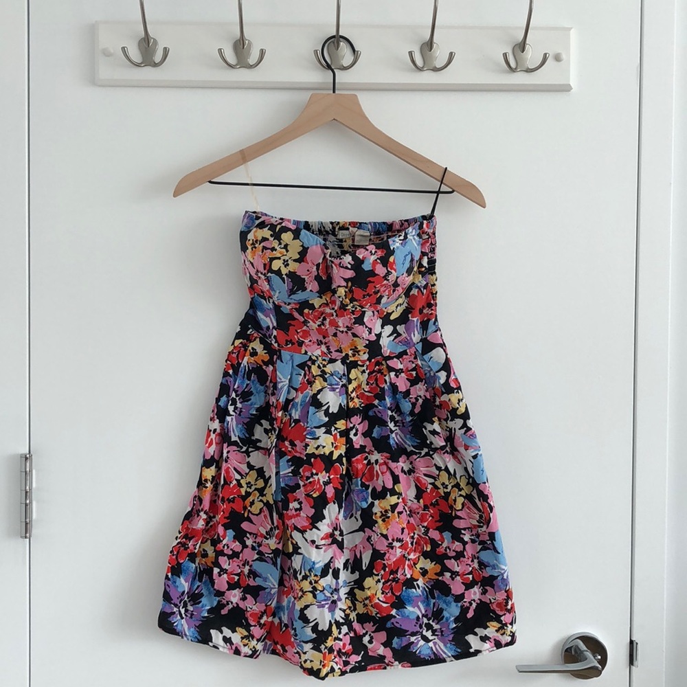 Strapless floral printed mini dress